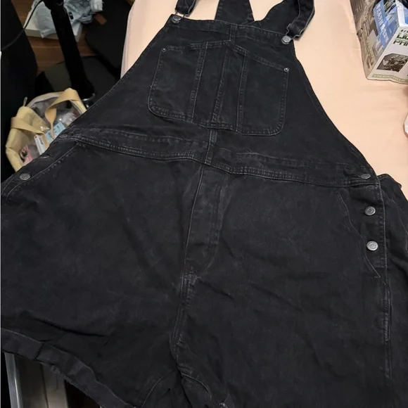 Old Navy Black Denim Overall Shorts - Picture 2 of 3